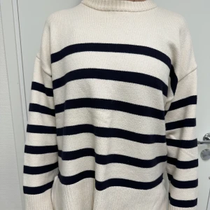 Zara tröja  - Säljer denna zara tröja i storlek M! Använd 2gger!❤️‍🔥