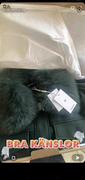 Grön meotine Charlie jacket - Säljer min fina knappt använda meotine jacka, alla knappar är kvar och skicket är nytt,den är oanvänd har kvar tagsen och lapparna som satt på när jag köpte !  Inga byten 