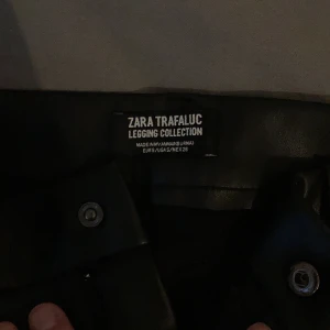 Zara Trafaluc Legging collection  - Jättefina, sitter jättebra på midjan. Har använt dem bara 2/3 gånger 