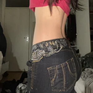 desigual jeans - lågmidjade utsvängda jeans från Desigual 