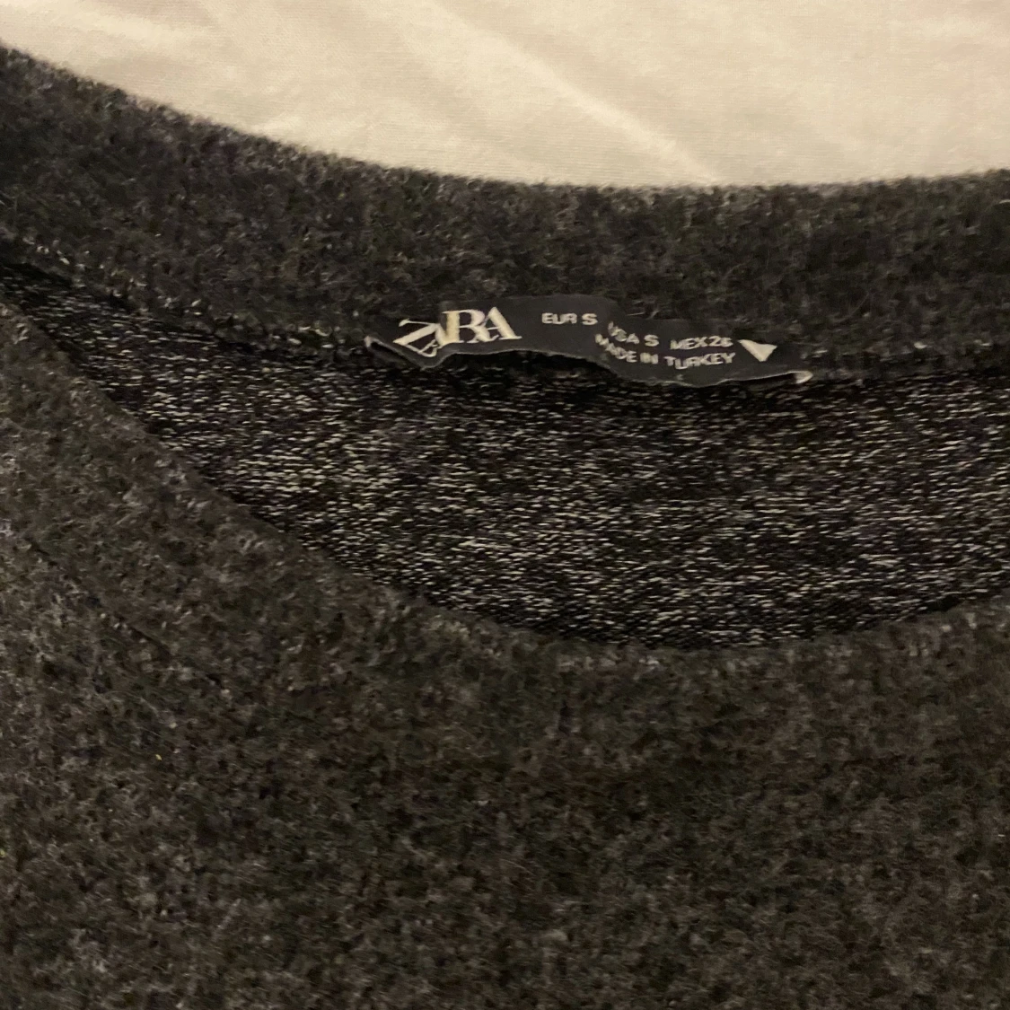 Grå stickad tröja - 91