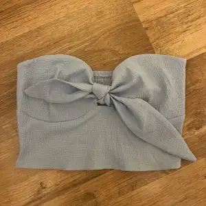 Ett fint babyblått linne som jag aldrig använt, för ett bra pris:)