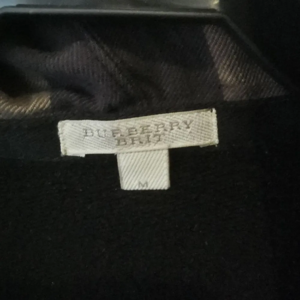 Burberry zip-hoodie  Size M-L Condition 8/10. Hoodies.