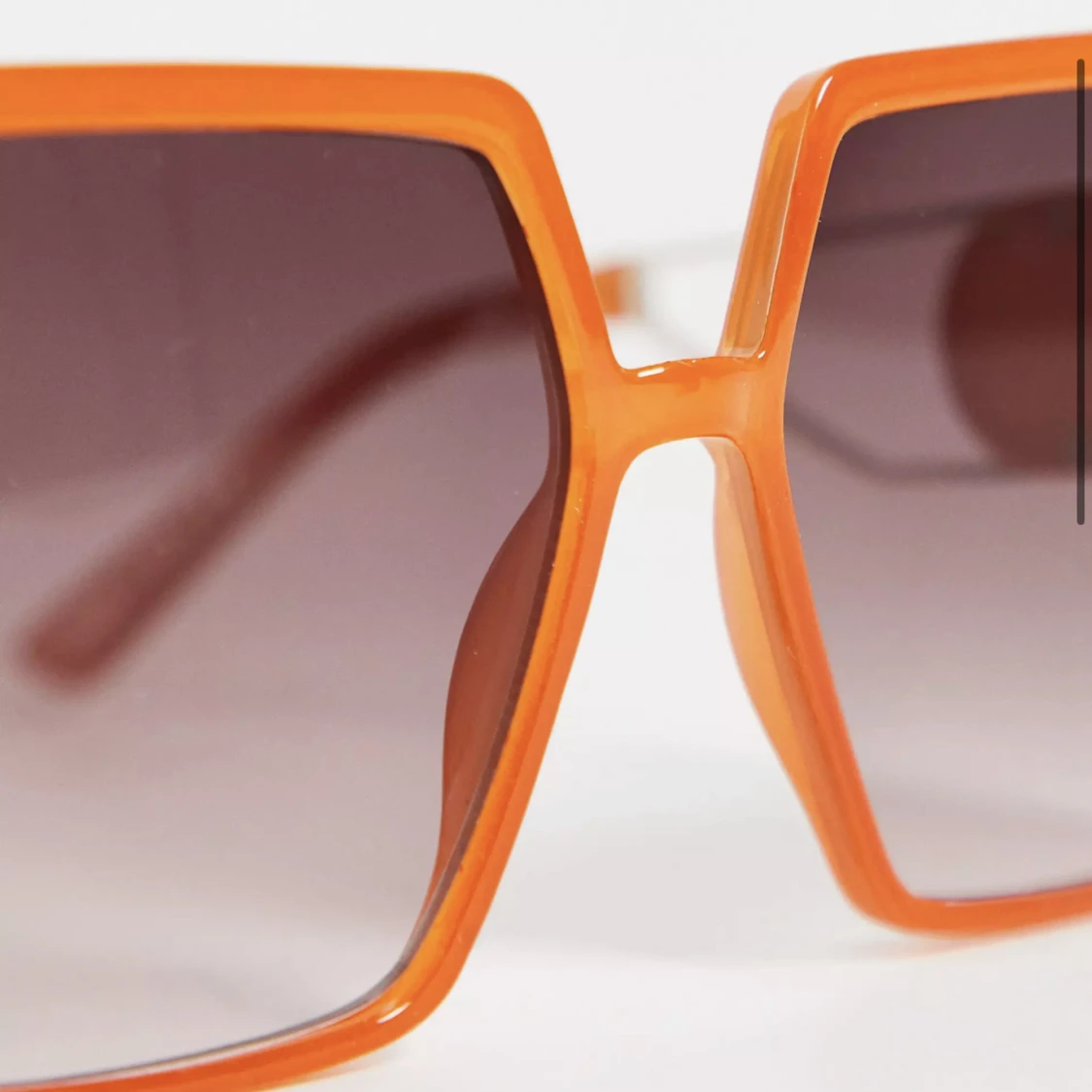 ALDO - orangea fyrkantiga solglasögon  - 90