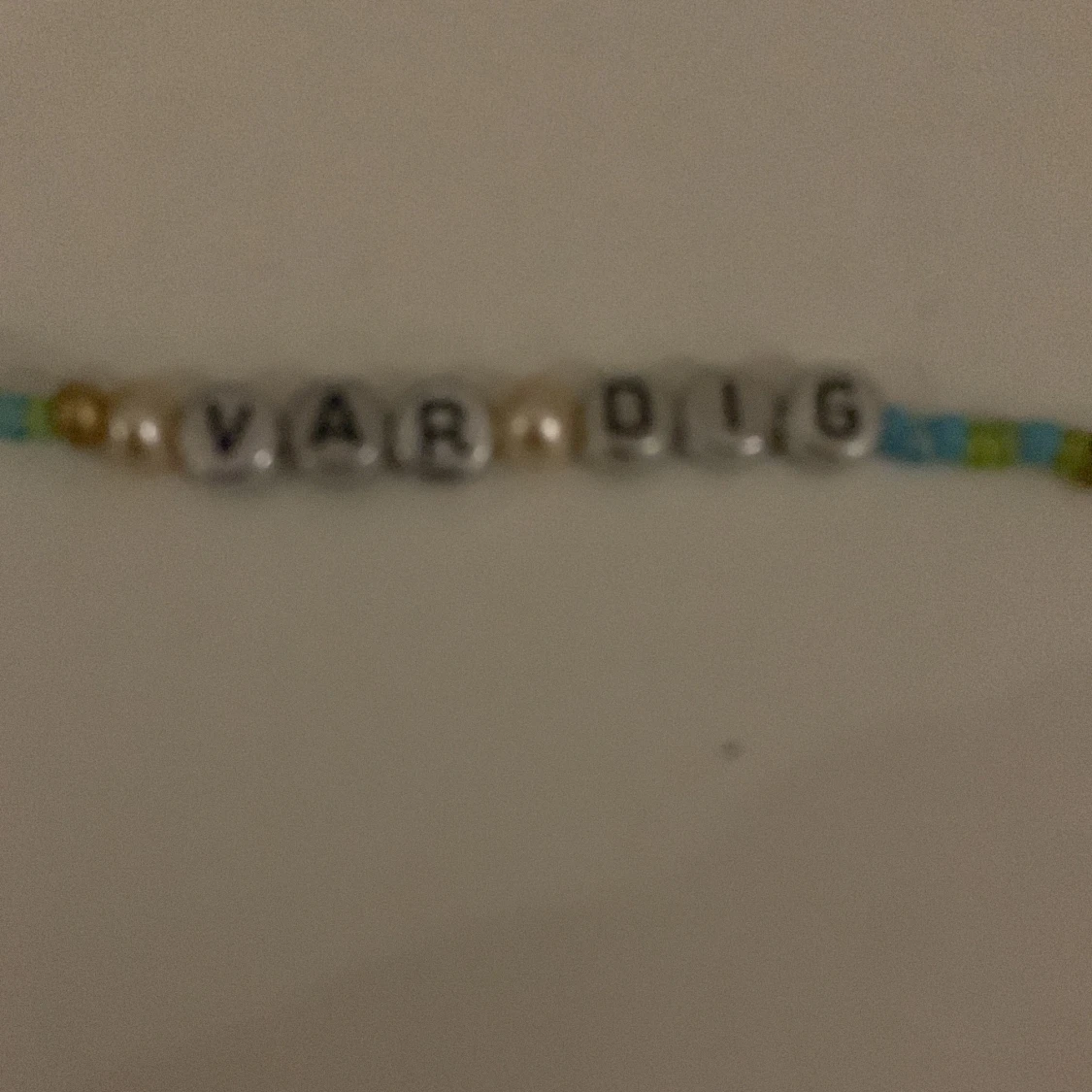 VAR DIG ARMBAND 🎸🪩💿 - 90