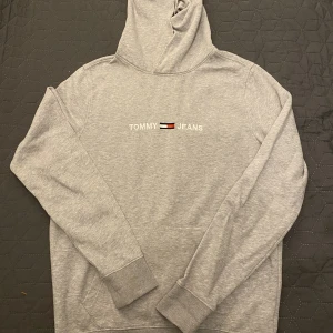 Tommy Jeans hoddie - Okej Skick