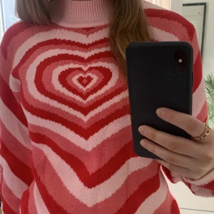 Cidertröja  - Säljer denna fina tröjan från Cider, då den tyvärr inte kommer till användning. Den har inga defekter då jag endast använt den en gång. Köparen står för frakten!💞