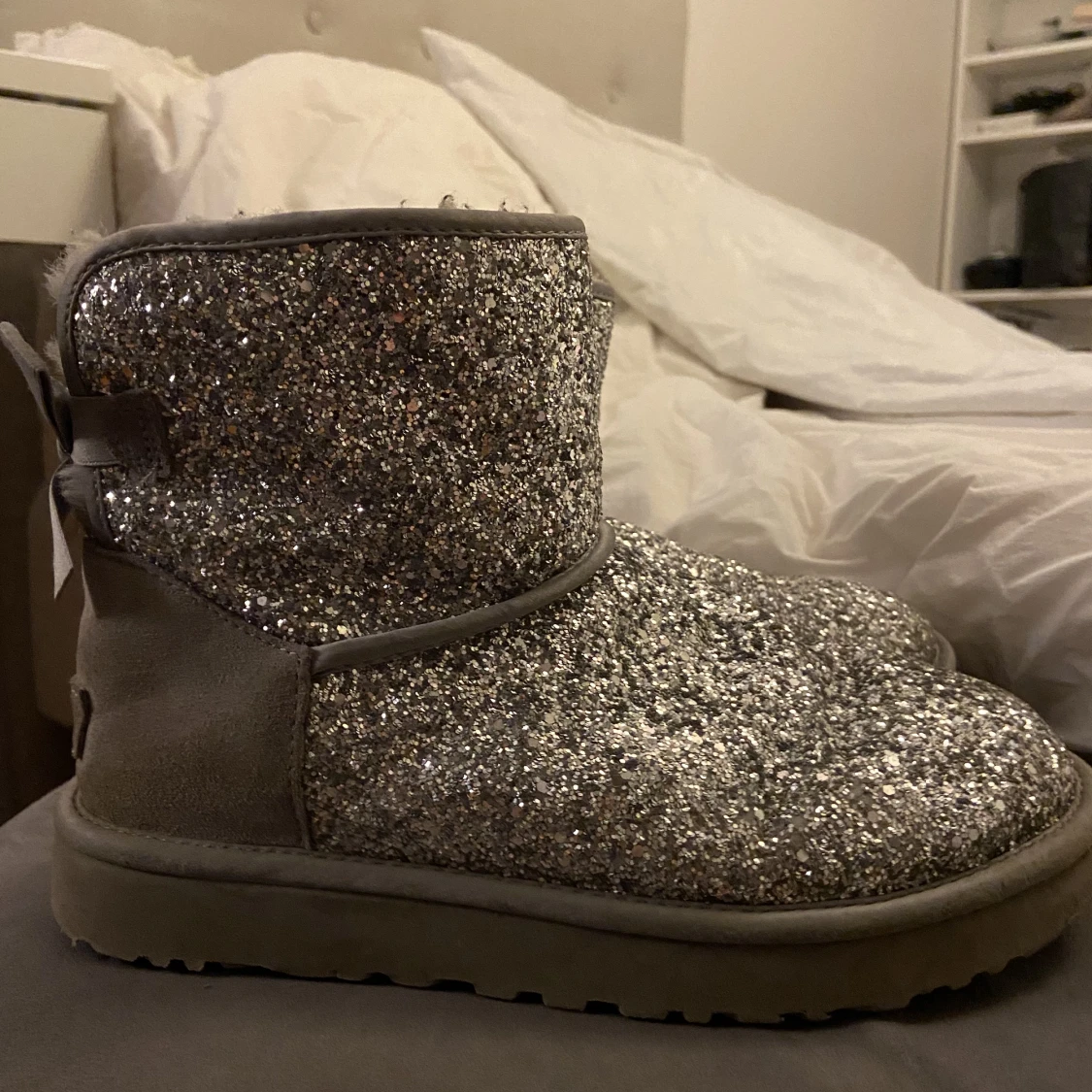 Glittriga uggs  - 90