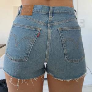 Levis shorts i storlek 29, passar S/M