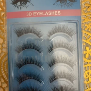 Lösögonfransar nya  - Helt nya lösögonfransar (5 par) Kan mötas eller hämtas upp i Stockholm 