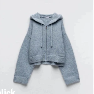 Kofta - Jättesöt kofta från zara, köpt här på plick men passade inte. Den är lite nopprig men annars i bra skick. Pris går att diskutera💓