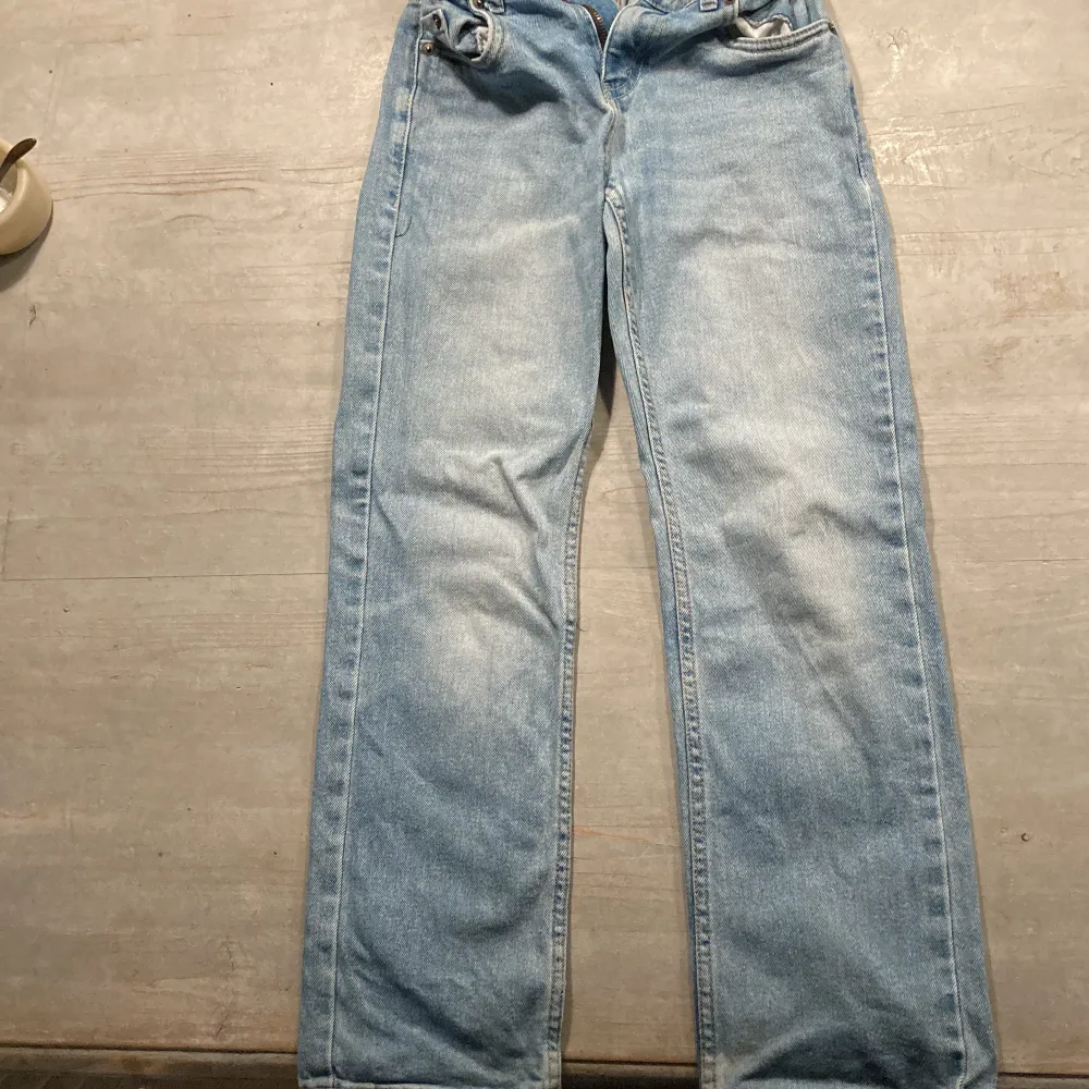 Levis byxor, modell 551Z authentic straight. Storlek 10A byxorna är använda men i rätt så gott skick. Jeans & Byxor.