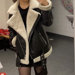 Vårjacka  - Vårjacka i strl xs/s. Knappt använd🦋orginalpris 600kr