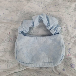 Tygväska - Liten handväska, handsydd av en sömmerska i USA.