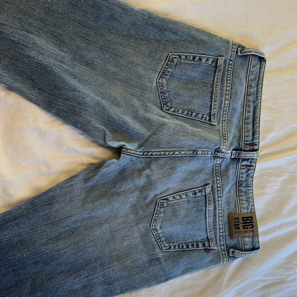 Såå snygga lågmidjade som tyvärr är för små för mig 💔skriv privat för mått . Jeans & Byxor.