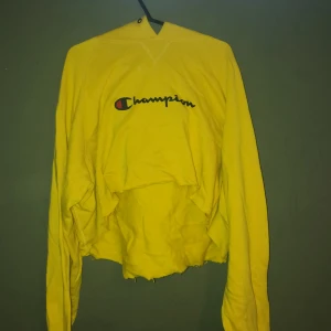 Champion Hoodie - Croppad champion hoodie, damstorlek XL, fick av en vän men inte använt den 