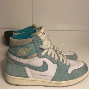 Jordan 1 green turbo - Säljer dessa feta skor Finns ingen original box Finns några tecken på användning Extra skosnören följs med
