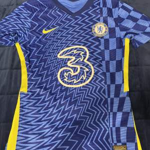 En helt ny Chelsea tröja från förra årets släpp. Fri frakt