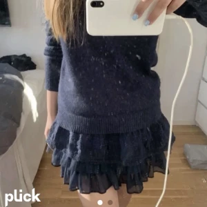 Kjol  - En super fin kjol men som tyvärr aldrig kommer till användning💗💗