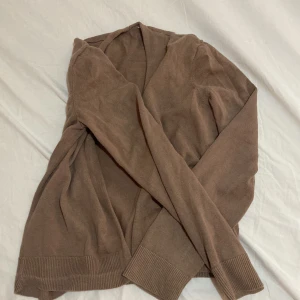 Brun kofta från Esprit, S - Brun kofta från Esprit i storlek S. Passar även M och XS. Väl använd.