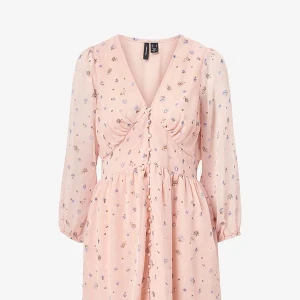 Klänning  - Använd 1 gång på ett bröllop. Fläckfri. 