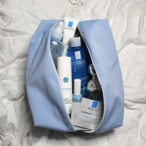 Gullig Necessär💙 - Ljusblå Stor Necessärer med blommig insida🦋