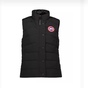 Canada goose väst XS - Storlek Xs.   Ny pris 5000.