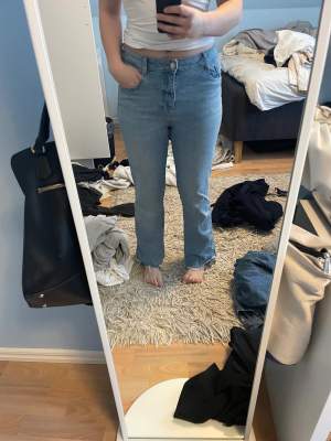 Jätte fina jeans från zara men tycker inte jag passar i dem längre:(
