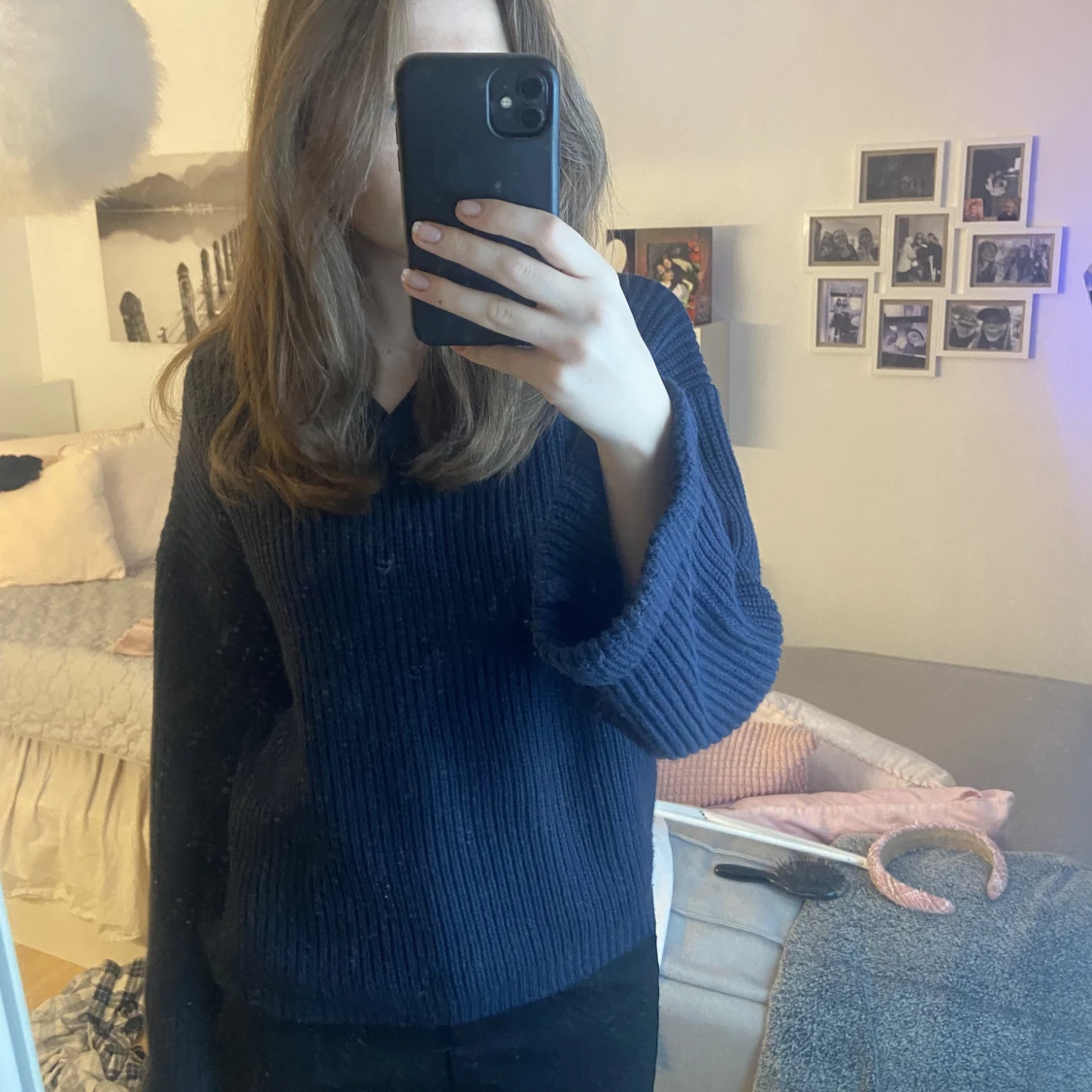 Mörkblå stickad tröja  - 90