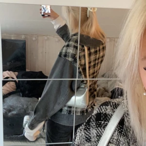 Jacka - Jättefin grå jacka i storlek S🖤