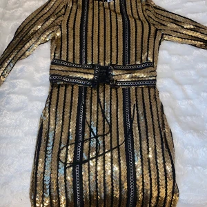 Festklänning - Inte använd, inte min stil