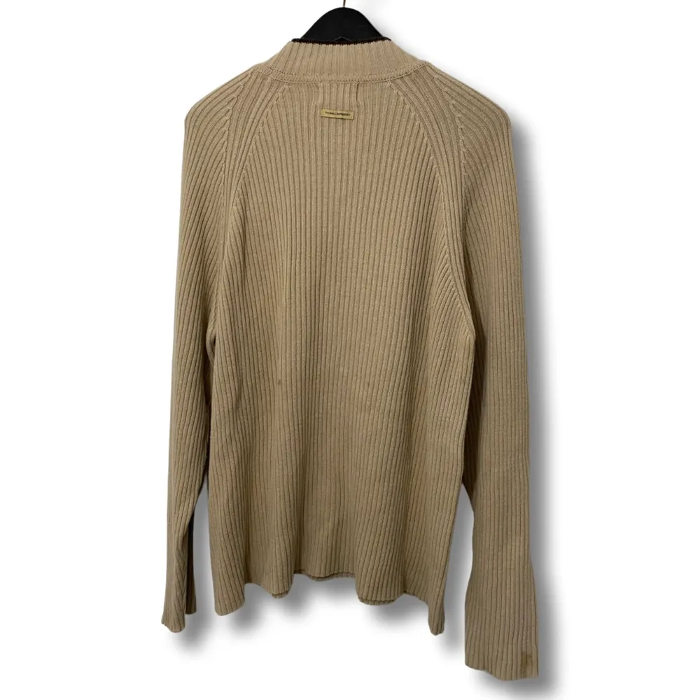 vintage burberry sweatshirt. storlek XL och passar därefter. ok vintageskick, några fläckar (se bild). . Tröjor & Koftor.