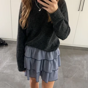 Kjol - En super fin kjol som inte kommer till användning längre kontakta för frågor eller funderingar ❤️❤️