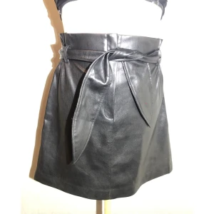 Fuskskinn kjol - En fin kjol i fuskskinn