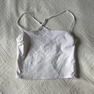 Topp - Säljer denna toppen pga av att jag nästan aldrig använder den💗