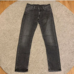 Levis Jeans gråa - Levis Jeans Gråa | Storlek 30,32 | Skick 8/10 | Pris kan alltid diskuteras | Frågor tas i PM |