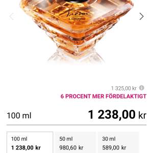 Säljer denna trésom lancome parfym som endast är testad, det är 100ml. Nypris ligger på ca 1200kr!💕(kan gå ner i pris vid snabb affär)har tyvärr ingen kartong till den.
