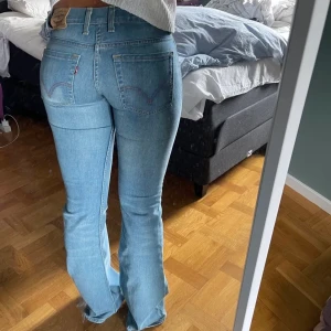 Levis jeans - Säljer ett par Levis jeans som jag köpt här på plick, säljer pågrund av att dom var för små på mig.