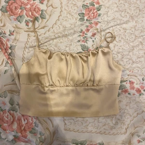 Sidentopp Zara - Sidentopp från Zara 💞💞 möts upp på Östermalm eller fraktar! 🖤