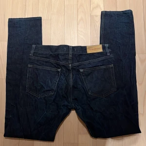 Acne jeans - Ett par riktigt schyssta Acne jeans i topp kvalité. Knappt använda och nypris på dessa ligger runt 2200kr.  Storlek 30/32 och sitter perfekt på mig som är 183. Skriv för mer bilder. 