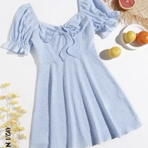 Klänning - Söt blå mönstrad tunn klänning