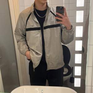 L baggy fit  Mina Mått: 194 cm lång smal