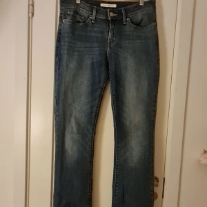 Levis bootcut jeans  - Levis Bootcut jeans  Storlek : 28 /32   