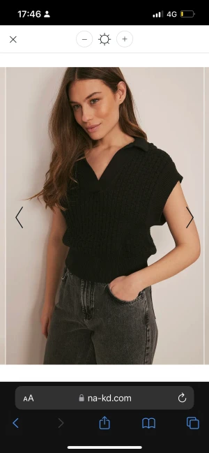 Väst stickad - Säljer en stickad väst från NAKD, använd fåtal gånger🤍