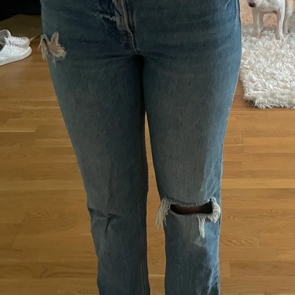 140kr Strl 36/S Zara. Jeans & Byxor.