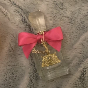 TOM Viva La Juicy parfym behållare - En tom parfym ”behållare” som jag tror någon kanske vill ha. 