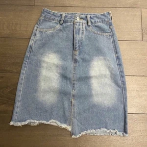 Jeans kjol - Använd fåtal gånger!