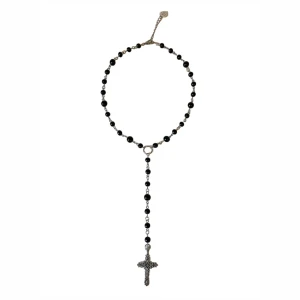 Black Cross Necklace 2.0 - Super fint svart handgjort halsband🖤  Bjuder på gratis frakt 🚚 Betalning sker via swish, skriv vid intresse 💌