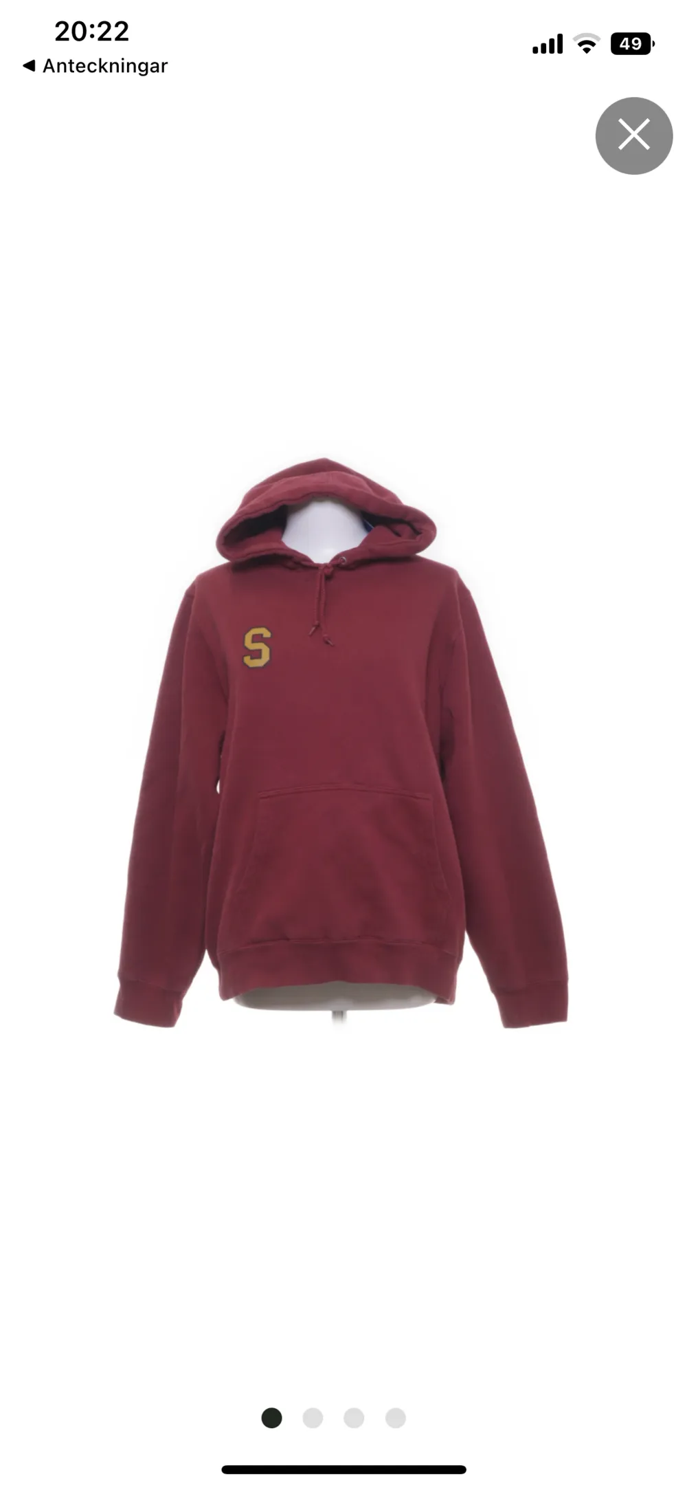 Säljer denna sjukt fina vinröda stüssy hoodien som är köpt på Sellpy och i jätte bra skick. Storlek L men väldigt liten i storleken och skulle säga att den är runt en S. Hoodies.