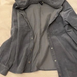 Skjorta Manchester  - Så snygg skjorta blå❤️❤️ byter såklart 